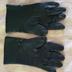 Nordstrom woman's green leather gloves size 8.